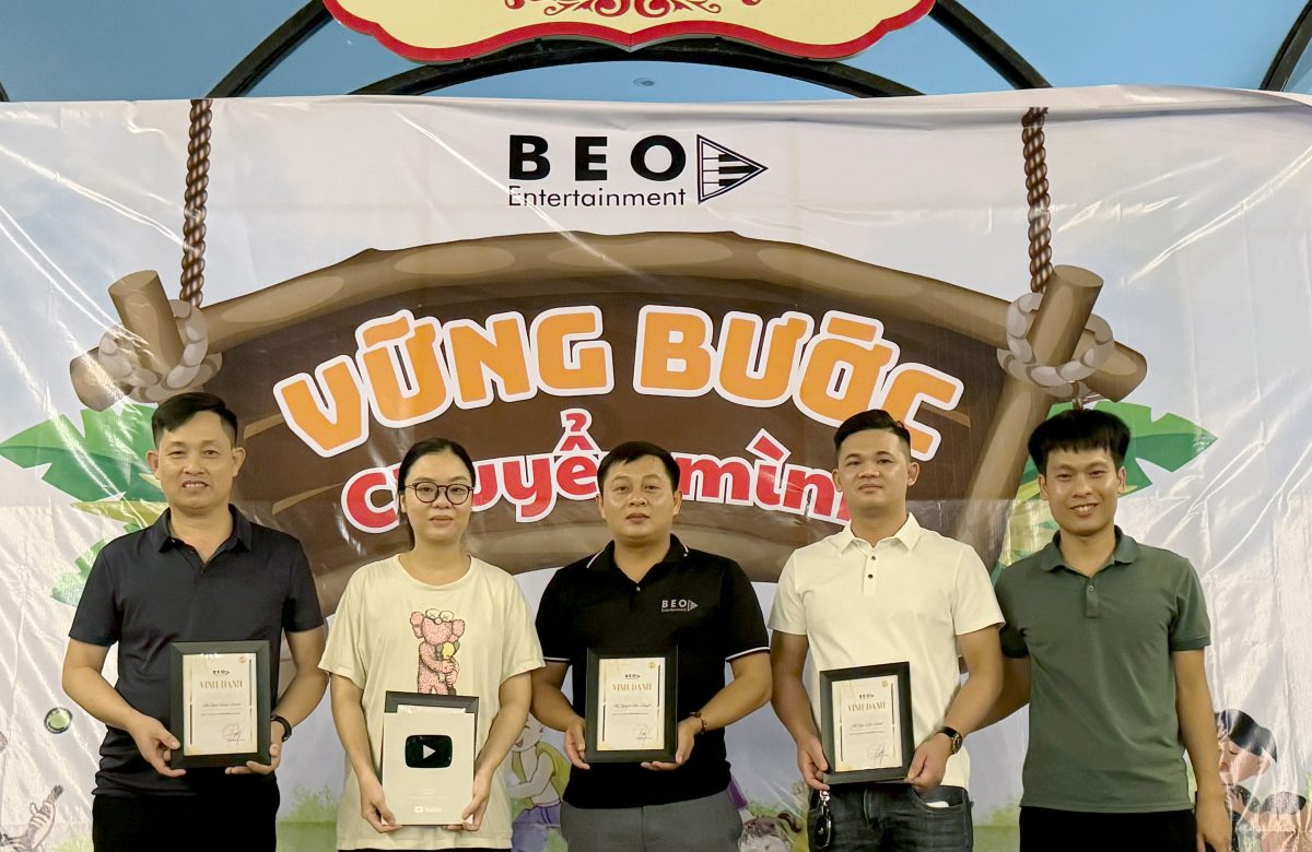 Vinh danh các cá nhân đạt nút bạc Youtube